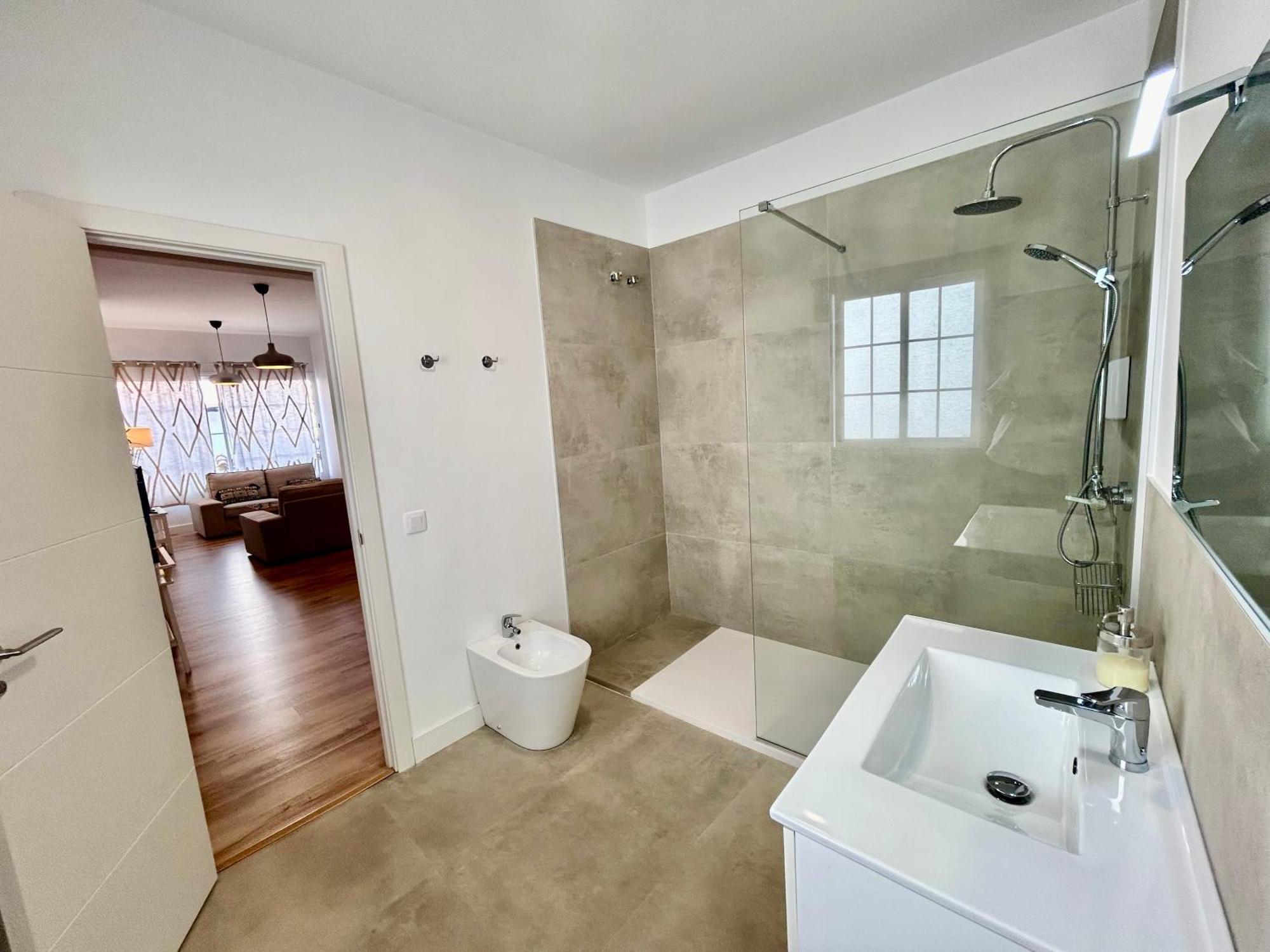 Acogedor Apt 6Pax 3Bdr 2Bth - Cozyhomesevilla5 المظهر الخارجي الصورة