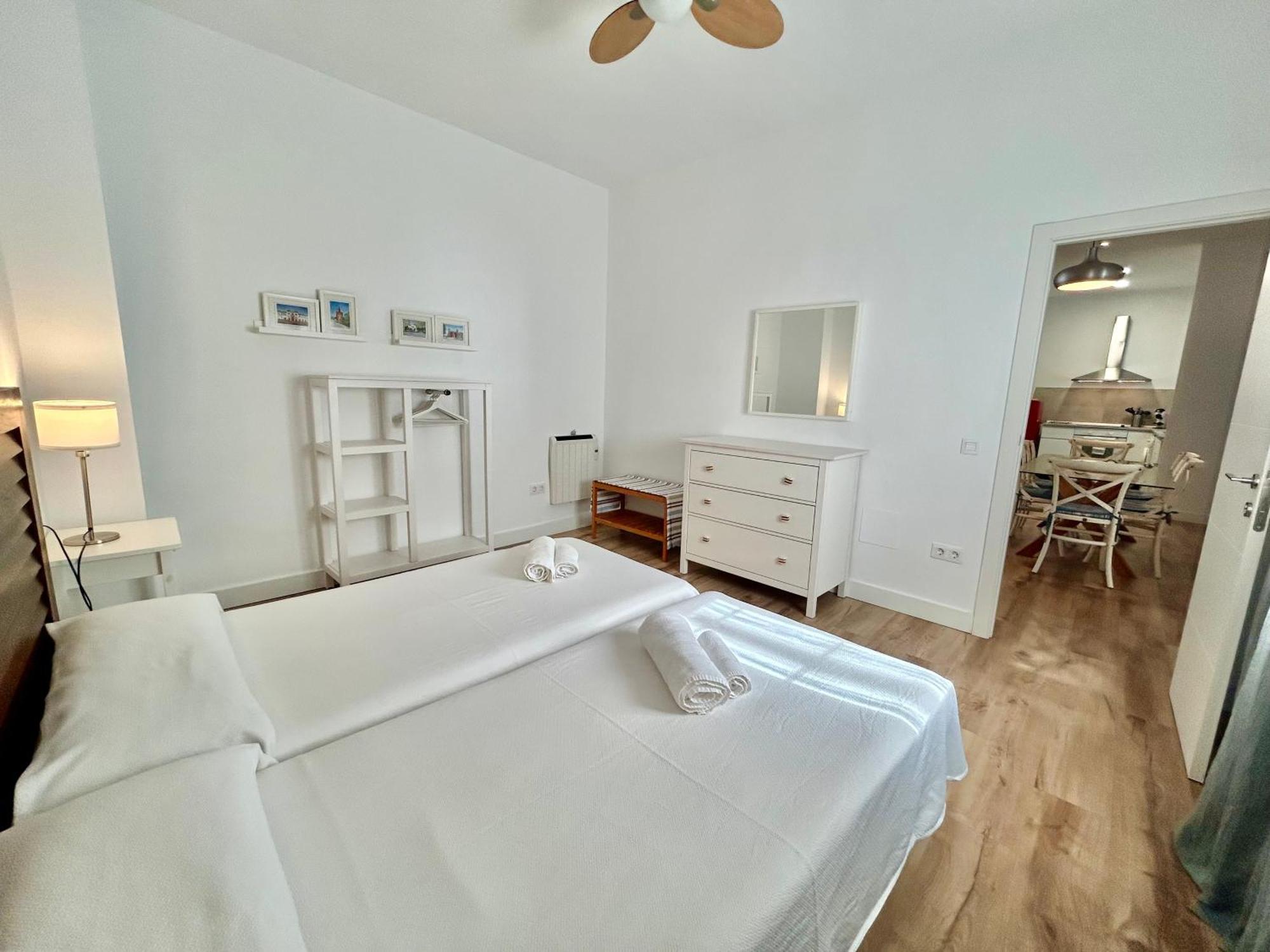 Acogedor Apt 6Pax 3Bdr 2Bth - Cozyhomesevilla5 المظهر الخارجي الصورة